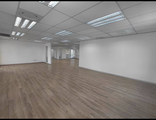412M² OFFICE TO LET IN FOURWAYS